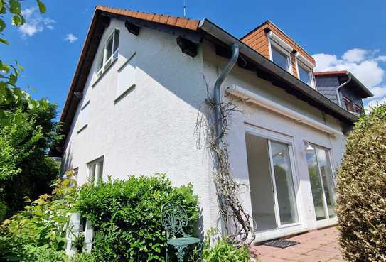 Doppelhaushälfte mit traumhaftem Fernblick, Garage und Garten in Hünstetten OT-Görsroth