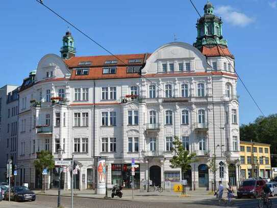 Einzigartige Ladenfläche für eine Apotheke in einem Ärztehaus in Köpenick