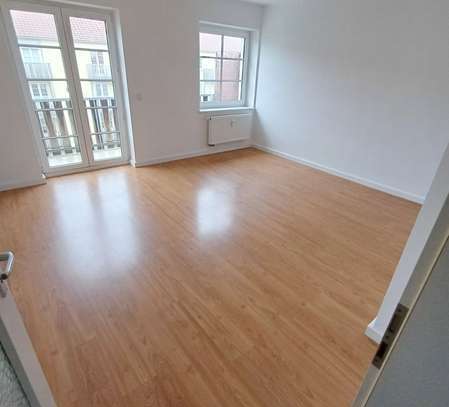 3-Zimmer-Wohnung mit praktischem Stellplatz – Ihr neues Zuhause im Hammerweg 7, Dessau!