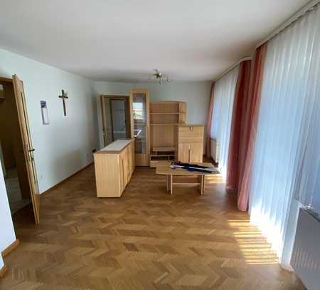 Schöne 3,5 Zimmer Wohnung mit EBK in Unterschneidheim