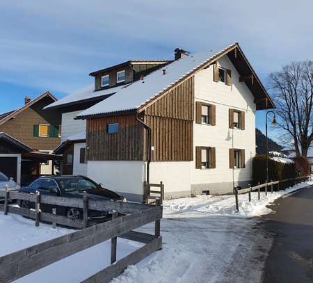 Wohnung betrifft gesamten 1. Stock, wundervoll aufgeteilt.