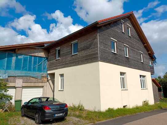 Großes Einfamilienhaus mit viel Platz in Hollenbach