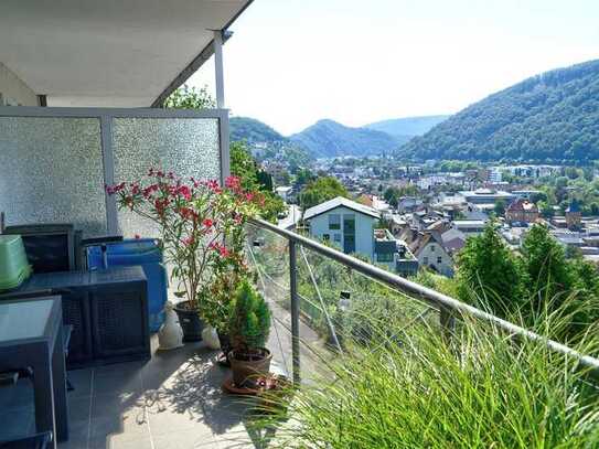 Sonniger Blick auf das Lahntal - sehr schöne Etagenwohnung mit Aufzug und Südbalkon