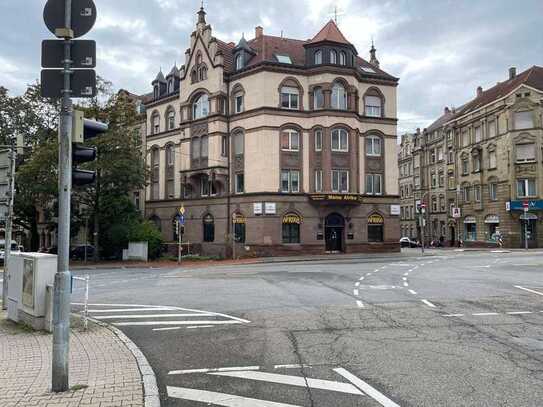 Zentrale Gewerbeeinheit im Erdgeschoß mit Stil und Charme in Hochfrequenzlage