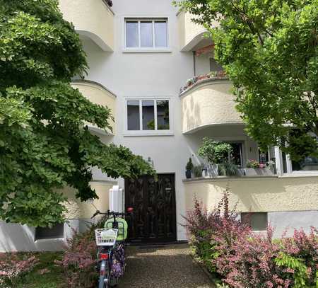 Helle 3-Zimmer-Wohnung in ruhiger, citynaher Lage mit Balkon in Bad Homburg