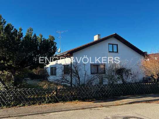 Großzügiges Grundstück mit teilausgebautem Wohnhaus und vielen Entwicklungsmöglichkeiten • sofort...
