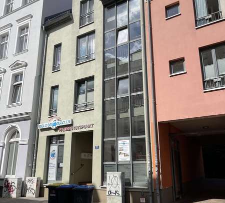 2-Zimmer-Wohnung mit Dachterrasse und Einbauküche in Innenstadt Greifswalds