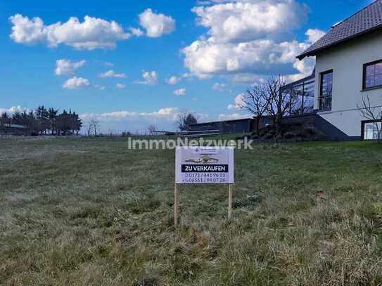 Baugrundstück mit Panoramablick in ruhiger Anliegerstraße