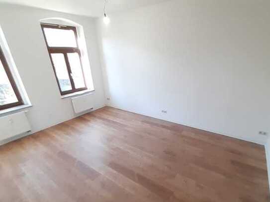 Tolle Wohnung, zentral gelegen mit Balkon und Einbauküche