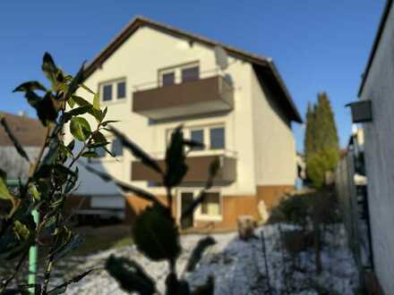 Charmantes Haus am Ortsrand mit Garten