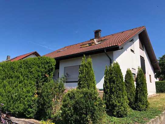 Exklusive, modernisierte 3-Zimmer-EG-Wohnung mit Terrasse und Garten in Leonberg