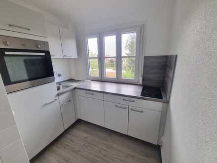 Modernisierte 2-Zimmer Wohnung direkt bei U-Bahn, Kaufland und Schwimmbad - viele Extras!