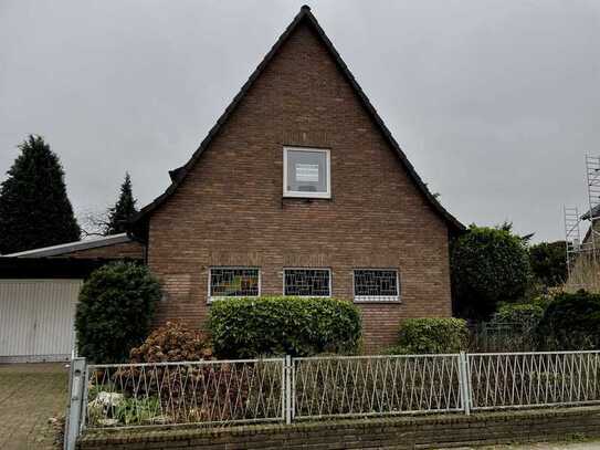 FREISTEHENDES EINFAMILIENHAUS in bevorzugter, Lage von KAARST- BÜTTGEN.