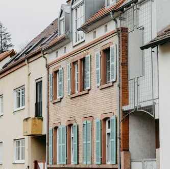 MEHRPARTEIENHAUS MIT DACHGESCHOSS-LOFT