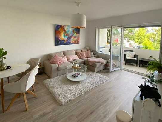Neue, modern ausgestattete, helle 2-Zimmer-Wohnung mit Balkon in Kelkheim