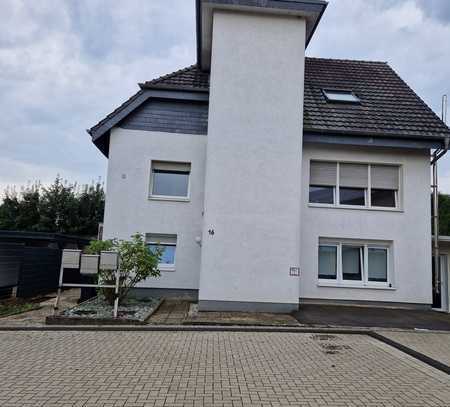 Schön geschnittene 2-Raum-Wohnung mit Balkon in Rösrath