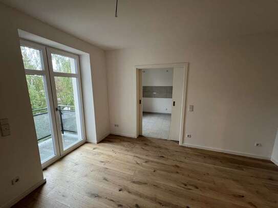 ++ Neuwertige Wohnung mit Parkettboden und Balkon ++