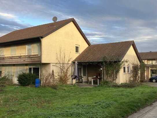 Einfamilienhaus mit großen Grundstück in Gundelsheim-Obergriesheim