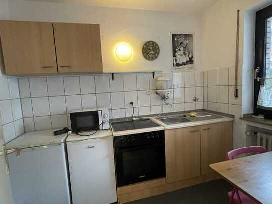 moblierte 1- Zimmer Wohnung mit abgetrennten Schlafbereich u. Balkon und EBK in Mönchengladbach