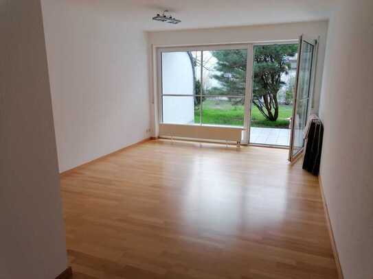 Neuwertige 2-Raum-Wohnung mit Balkon und Einbauküche in Ulm
