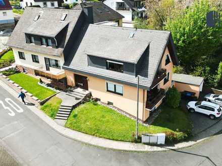Idyllisch aber doch zentral! Solides Zweifamilienhaus in Rhens!