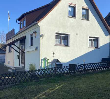 Wunderschönes Einfamilienhaus mit Eckbadewanne, große Dachterrasse und 2 Stellplätzen