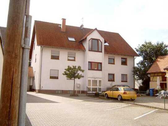 Schöne 3 ZKB Wohnung (1. OG) in Altenstadt-Rodenbach