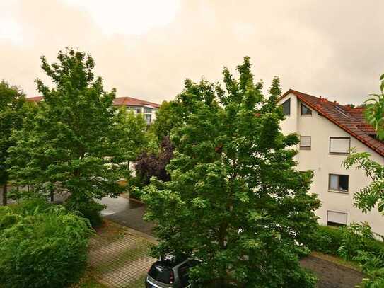 Schöne und gepflegte 3-Raum-Maisonette-Wohnung mit Balkon und Einbauküche in Öhringen