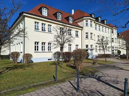 Renovierungsbedürftiges Appartement im Welfenpalais. Nähe PH und FH Weingarten.