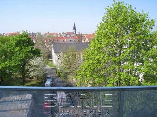 Schicke Maisonette-Wohnung mit Balkon in Elbnähe in Dresden Neustadt - EBK von Vormietern möglich