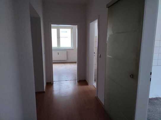 Großzüge helle Wohnung mit 2 Bädern