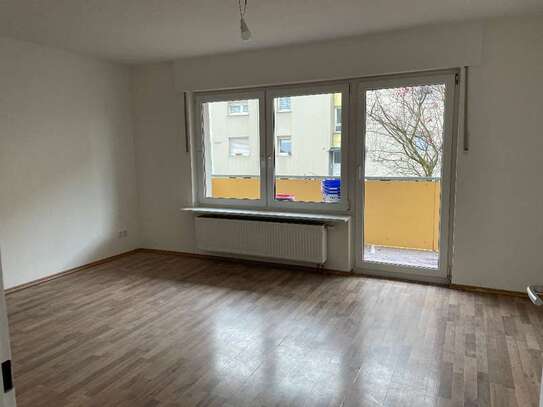 Großzügige Erdgeschosswohnung kurzfristig verfügbar!