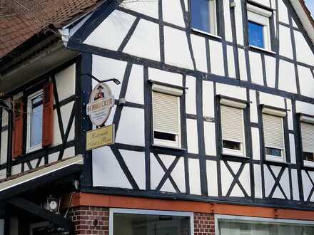 gemütliche, helle Altbauwohnung