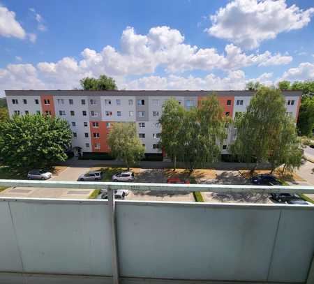 4-RW - Balkon - Bad mit Wanne - Aufzug - PKW-Stellplatz