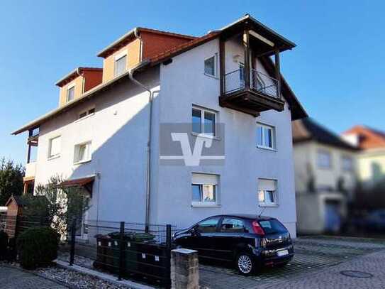 Schöne 3-ZKB-Dachgeschosswohnung mit Balkon, Garagen- und Außenstellplatz!