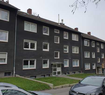 Schöne und sanierte 3-Raum-Wohnung mit gehobener Innenausstattung mit Balkon und EBK in Dortmund