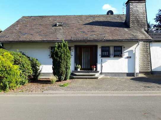 Sanierte 5,5-Zimmer-Maisonette-Wohnung mit großen Terrassen und Blick aufs Schloß