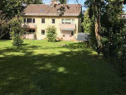 Modernisierte, helle, 4-Zimmer-Wohnung mit EBK, Südbalkon und Gemeinschaftsgarten
