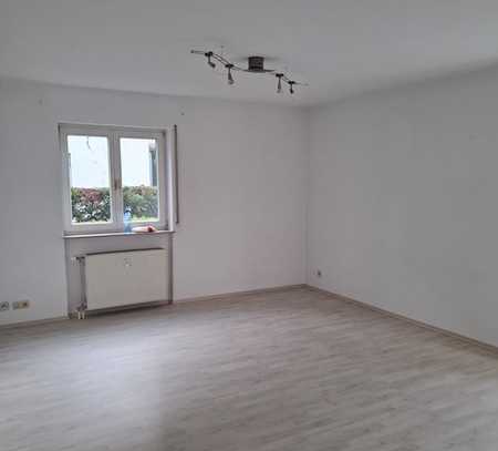 Exklusive 2-Zimmer-Erdgeschosswohnung mit Balkon in Stutensee
