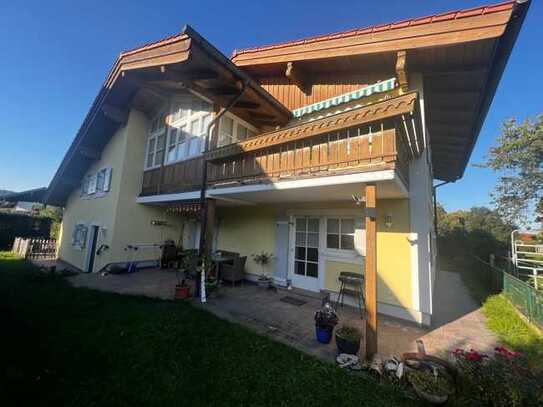 Attraktives, hochwertiges 1 - 2 Familienhaus in ruhiger, sonniger
 Top - Ortslage von Alt - Piding!