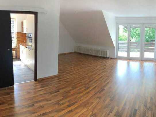 3 Zimmer Geschosswohnung in Trittau Balkon , EBK , Badewanne ,