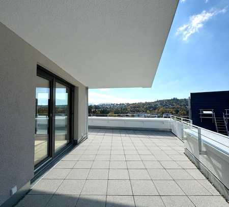 ERSTBEZUG: Neubau-Wohnung mit wunderschönem Weitblick, riesigem Balkon und Einbauküche