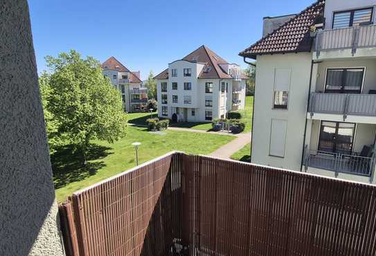 Blick ins Grüne - Ihre neue Oase der Ruhe mit 2 Zimmern, Balkon und Stellplatz