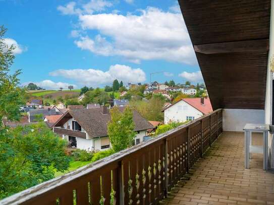 Attraktive 4-Zimmer-DG-Wohnung mit Einbauküche in Sinsheim