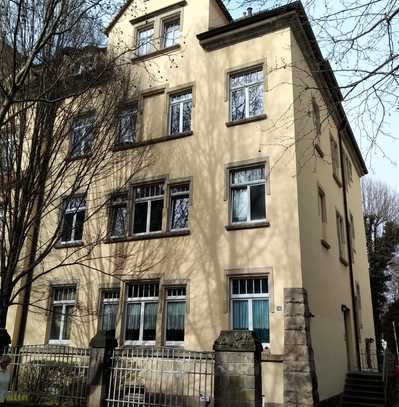 Schöne & großzügige 2,5-Zimmer-Wohnung zentrumsnah in Pirna