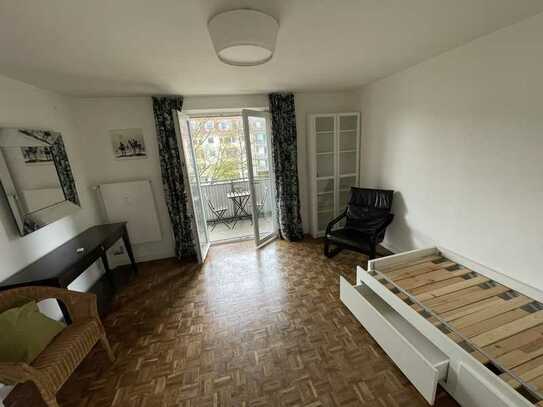 Gepflegte möblierte 1-Raum-Wohnung mit Balkon und Einbauküche in München-Untergiesing