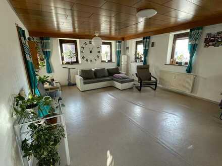Helle 3-Zimmer-Wohnung- 800 € - 83 m²