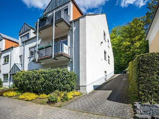 Lohrsdorf, Großzügige Eigentumswohnung mit Südbalkon und Pkw-Stellplatz zu verkaufen