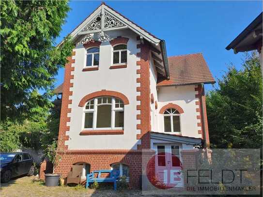 Perle im südlichen Berliner Umland: Top-Sanierte Villa mit Remise, Atelier/Scheune, Carport + Garten