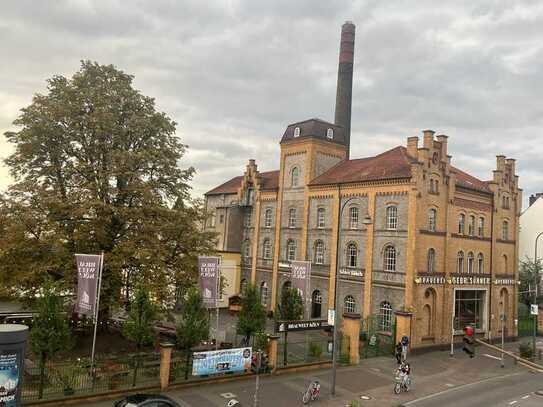 2 Stadthäuser 17-fach . 680 m². Büroloft, Neubaustandard, Garagen